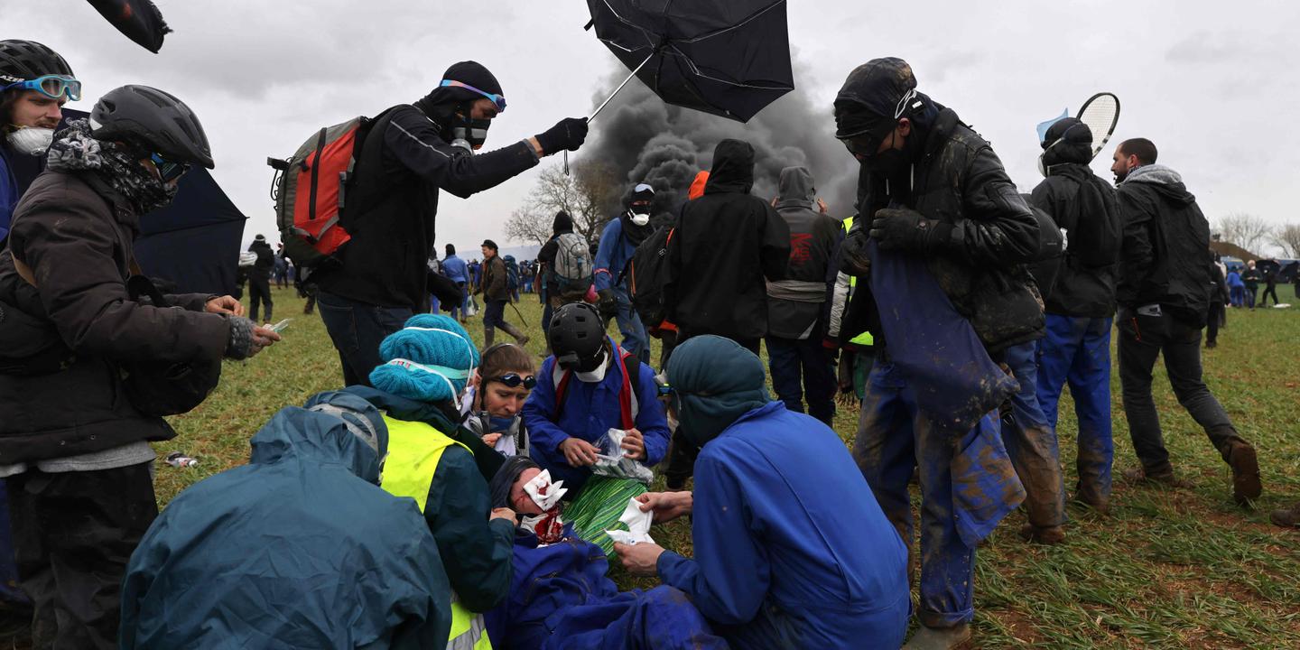 Sainte-Soline : la justice classe sans suite les violences de gendarmes sur quatre manifestants mais poursuit l’enquête sur les « tirs tendus »