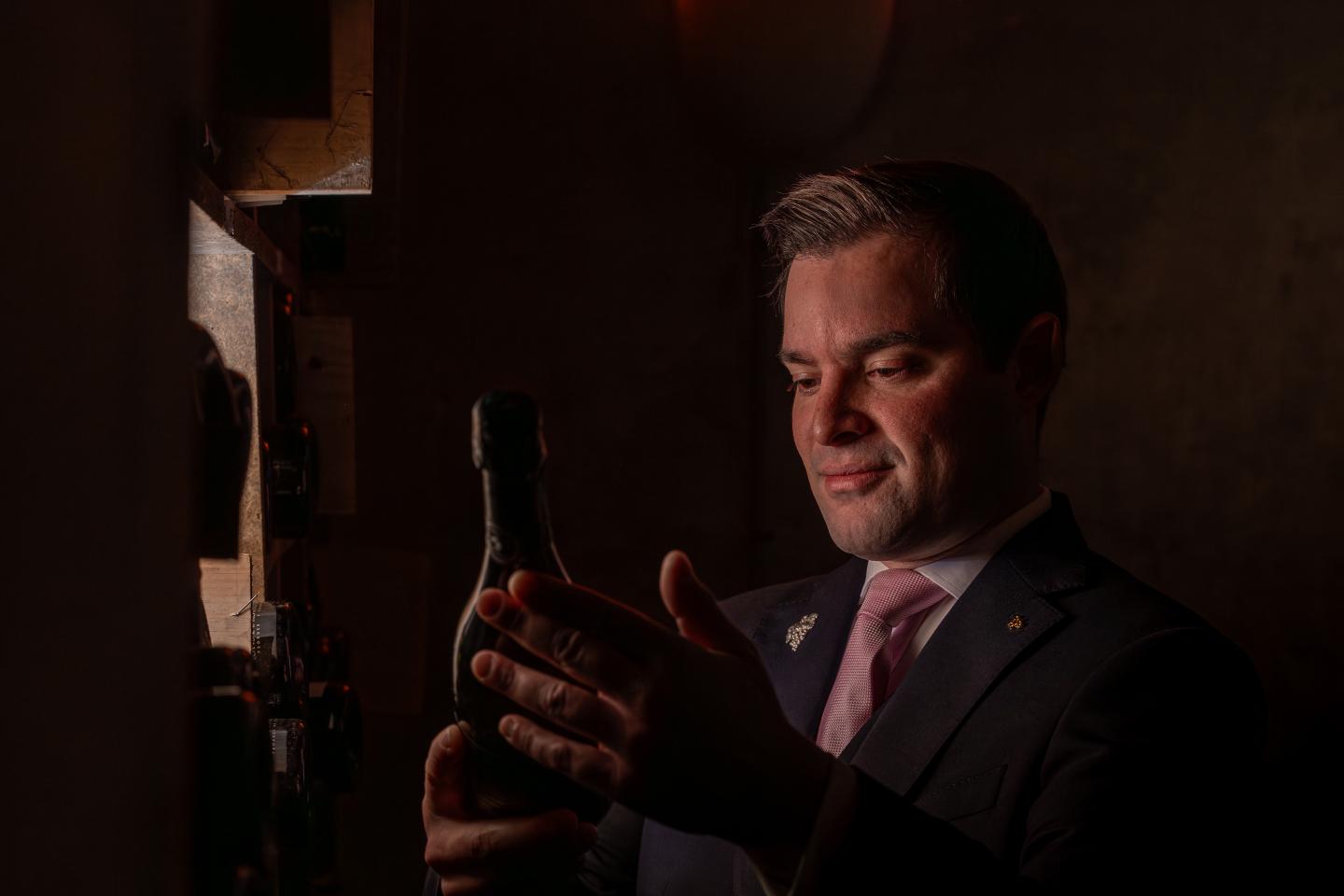 Florent Levy Bencheton, chef sommelier du Domaine Les CrayÃ¨resÂ : Â«Â Le champagne est...