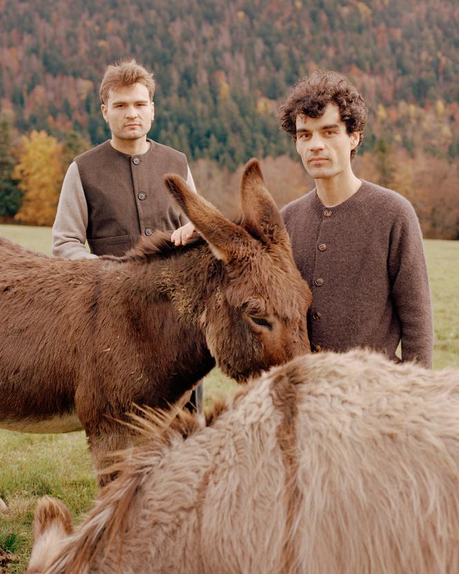 Germain (à gauche) et Clément Douillet, au Sappey-en-Chartreuse, le 1ᵉʳ novembre 2025.