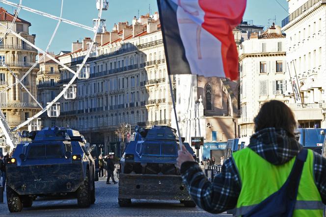 Lors d’une manifestation des « gilets jaunes », à Marseille, le 8 décembre 2018. 