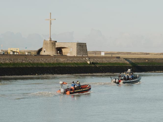 Gravelines, le 5&nbsp;décembre 2025. Gendarmerie maritime dans le canal de l’Aa, par lequel des embarcations de migrants passent souvent pour rejoindre la Manche. La gendarmerie maritime peut désormais intercepter en mer des canots pneumatiques avant même qu’ils embarquent des migrants.