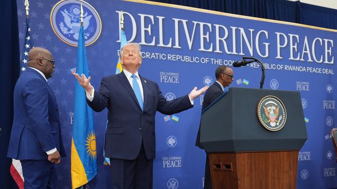 Le président de la République démocratique du Congo, Félix Tshisekedi, le président américain, Donald Trump, et le président rwandais, Paul Kagame, à l’Institut américain de la paix, à Washington, DC (Etats-Unis), le 4 décembre 2025.