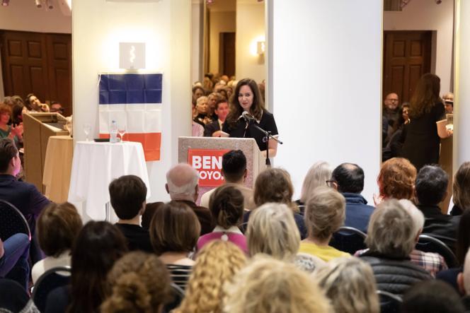 Sarah Knafo, lors d’une réunion publique, à Nice, le 15 mars 2025.