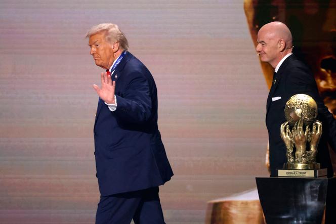 Donald Trump et Gianni Infantino, le président de la Fédération internationale de football, le 5 décembre 2025, à Washington. 