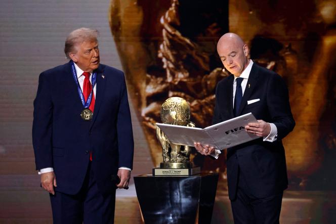 Donald Trump et Gianni Infantino, le président de la Fédération internationale de football, le 5 décembre 2025, à Washington. 