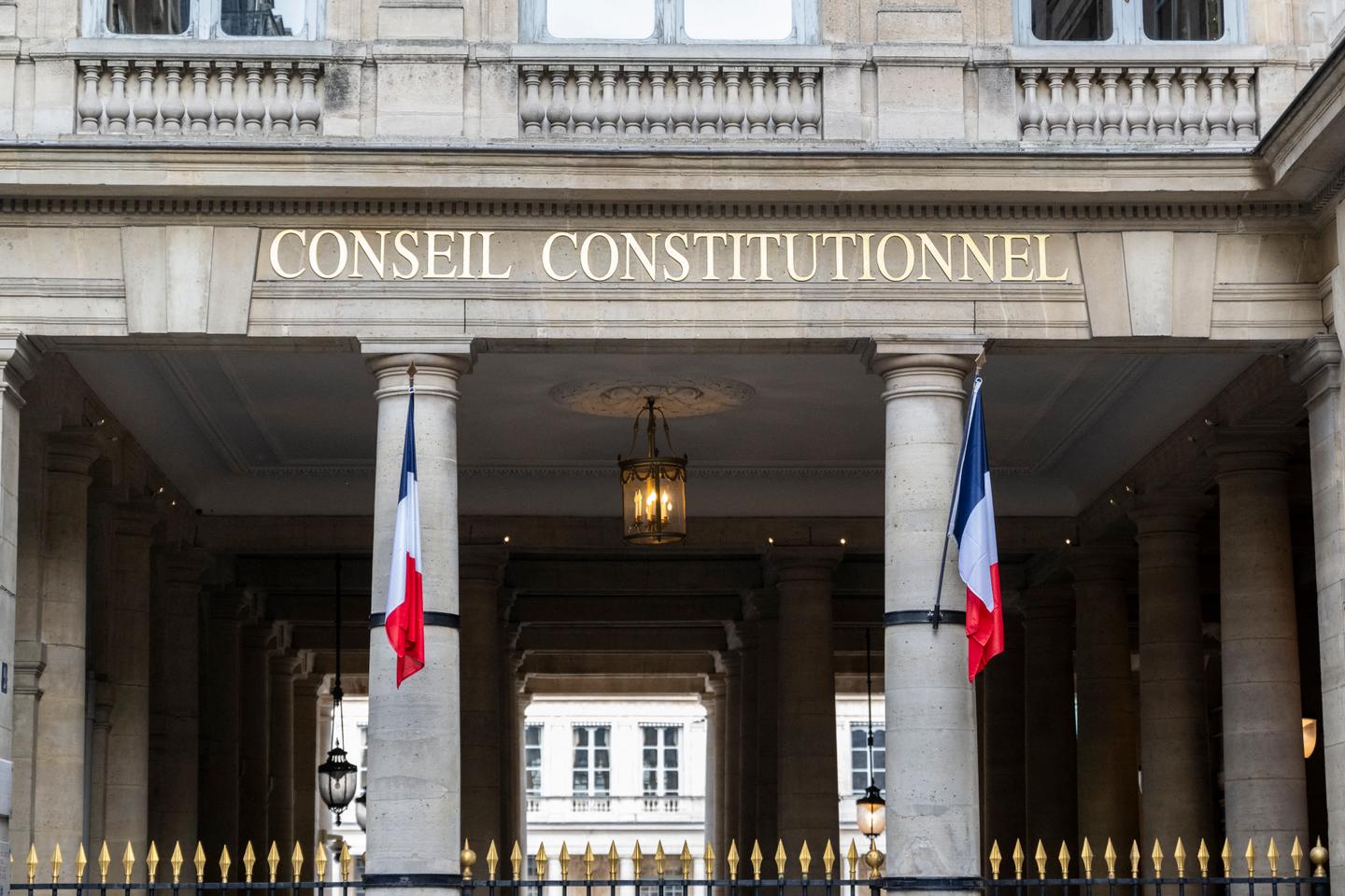Conseil constitutionnelÂ : les rÃ©munÃ©rations des membres deÂ nouveau critiquÃ©es