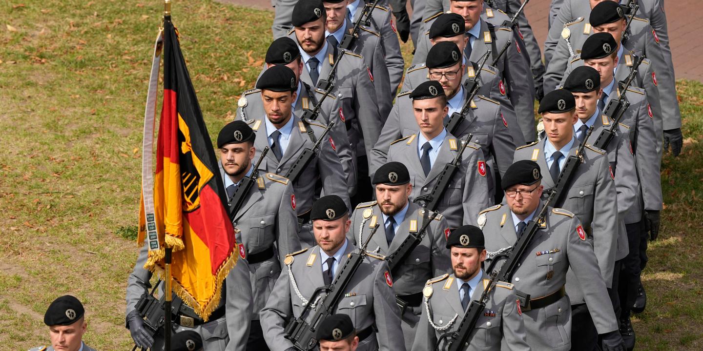 En Allemagne, un régiment de parachutistes placé sous enquête pour des cas de violences et d’extrémisme