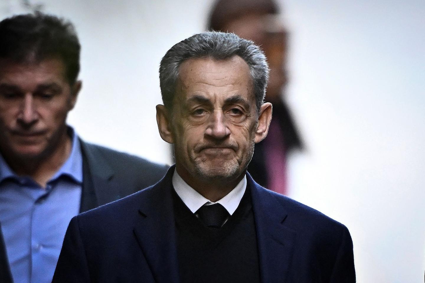 Nicolas Sarkozy publie Â«Â Journal dâ€™un prisonnierÂ Â», le rÃ©cit...