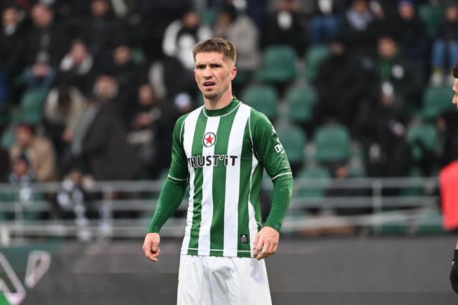 Bradley Danger, du Red Star, lors du match contre Clermont Foot 63, pour la 15ᵉ journée de Ligue 2, au stade Bauer, à Saint-Ouen (Seine-Saint-Denis), le 22 novembre 2025.