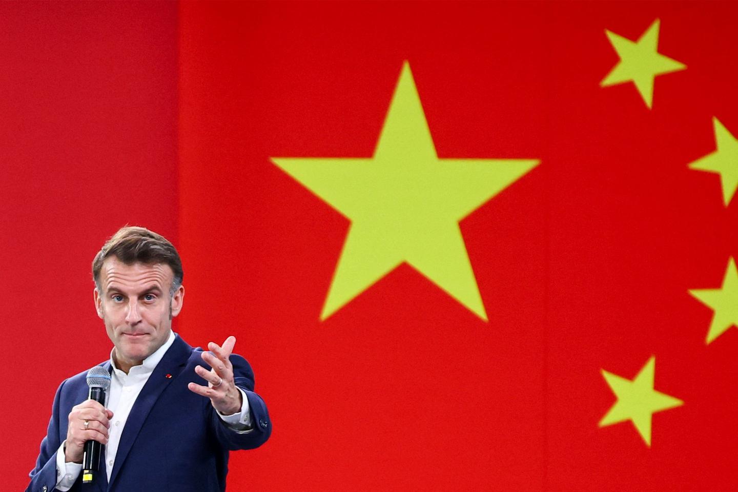 Emmanuel Macron menace la Chine de droits de douane « dans les tout prochains mois » Emmanuel Macron menace la Chine de droits de douane « dans les tout prochains mois »