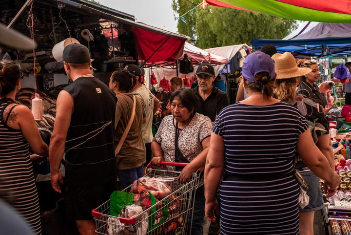 Le marché du quartier de Santo Tomas, à La Pintana (Chili), le 5 décembre 2025.