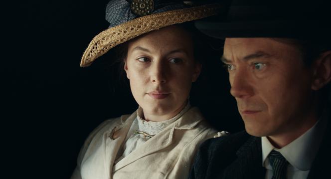 Louise Chevillotte (Victoire) et Swann Arlaud (André) dans « La Condition », de Jérôme Bonnell. 