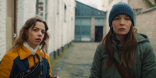 « Louise » : un premier long-métrage subtil sur une jeune femme empêtrée dans les cendres de son enfance