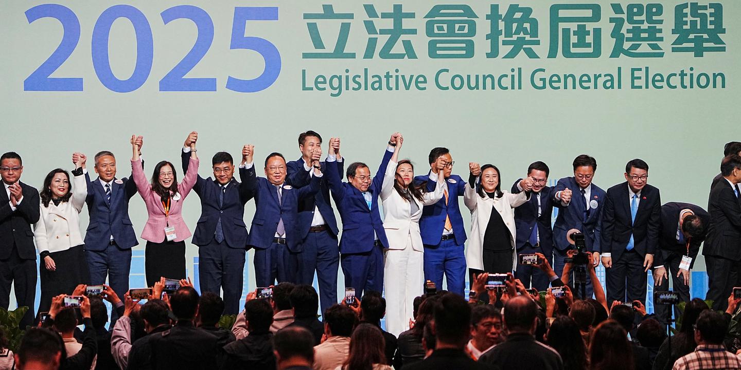 https://img.lemde.fr/2025/12/08/431/0/4237/2118/1440/720/60/0/9b1c053_ftp-1-ckw1a6v8nrpn-2025-12-08t004111z-716870785-rc2tbiay8vst-rtrmadp-3-hongkong-election.JPG