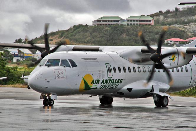 Un avion d’Air Antilles, à Saint-Martin (Antilles françaises), en mars 2011.