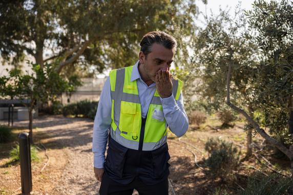 Tasos Papapostolou, responsable des projets d’infrastructure du site, dans le parc métropolitain d’Ellinikon, dans le quartier d’Ellinikon, au sud d’Athènes, le 6 novembre 2025.