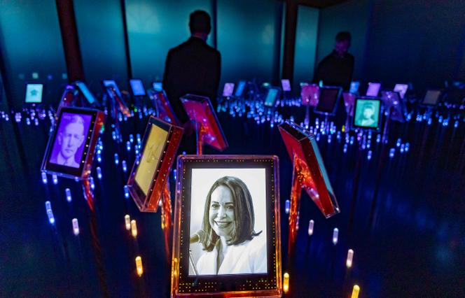 Une photo de Maria Corina Machado, lauréate du prix Nobel de la paix, dans la section « Nobel Field » de l’exposition « Democracy on the brink » organisée en son honneur au Centre Nobel de la paix à Oslo, le 9 décembre 2025.