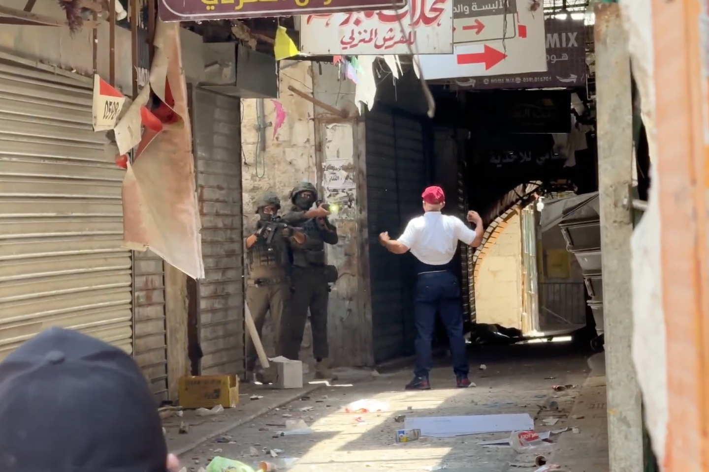 En Cisjordanie, derrière les vidéos sur les agissements de l’armée israélienne, le travail périlleux des journalistes palestiniens En Cisjordanie, derrière les vidéos sur les agissements de l’armée israélienne, le travail périlleux des journalistes palestiniens