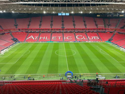 L’intérieur du Stade San Mamés, vide (pour le moment), avant la rencontre face au Paris Saint-Germain.