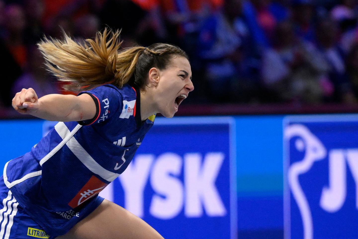 Mondial féminin de handball : la France domine le Danemark et défiera l’Allemagne en demi-finales Mondial féminin de handball : la France domine le Danemark et défiera l’Allemagne en demi-finales