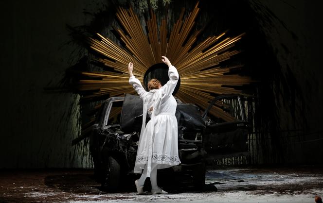 Le « Requiem » de Mozart, mis en scène par Romeo Castellucci et dirigé par Raphaël Pichon, au Théâtre de l’Archevêché, dans le cadre du Festival international d’art lyrique d’Aix-en-Provence, en juillet 2019.