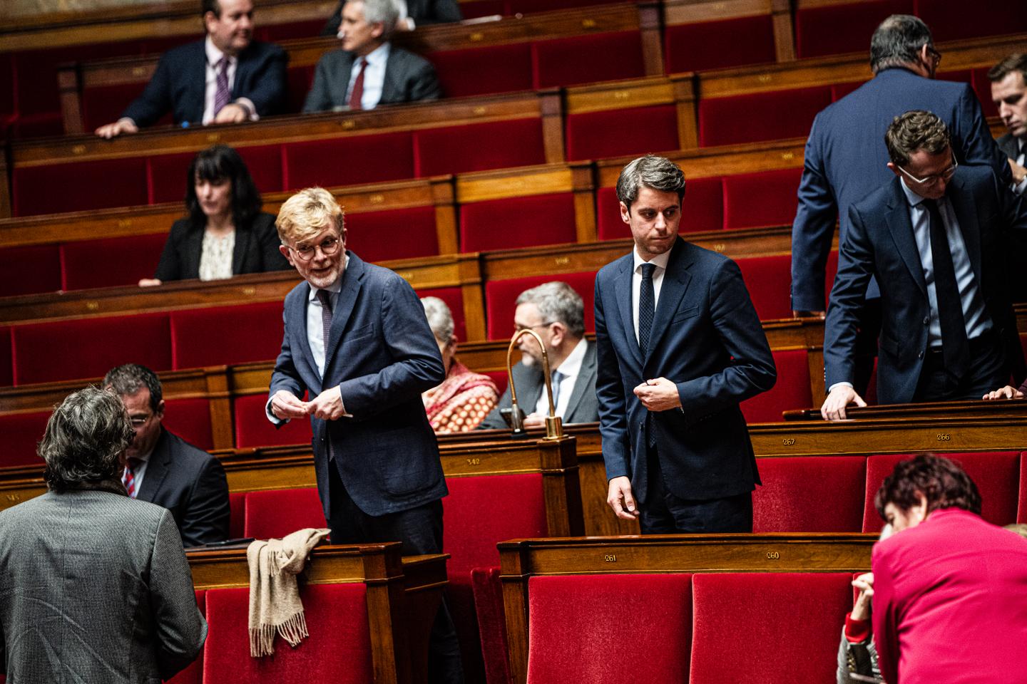 Le vote du budget de la « Sécu » renvoie le bloc central à ses dissensions croissantes Le vote du budget de la « Sécu » renvoie le bloc central à ses dissensions croissantes