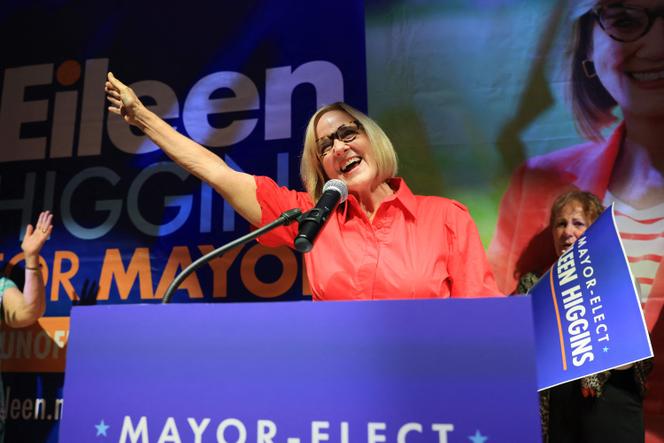 La maire élue de Miami, Eileen Higgins, célèbre sa victoire lors de la soirée électorale organisée au Miami Women’s Club le 9 décembre 2025 à Miami, en Floride.