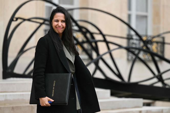 La ministre des outre-mer, Naïma Moutchou, à l’Elysée, à Paris, le 10 décembre 2025.