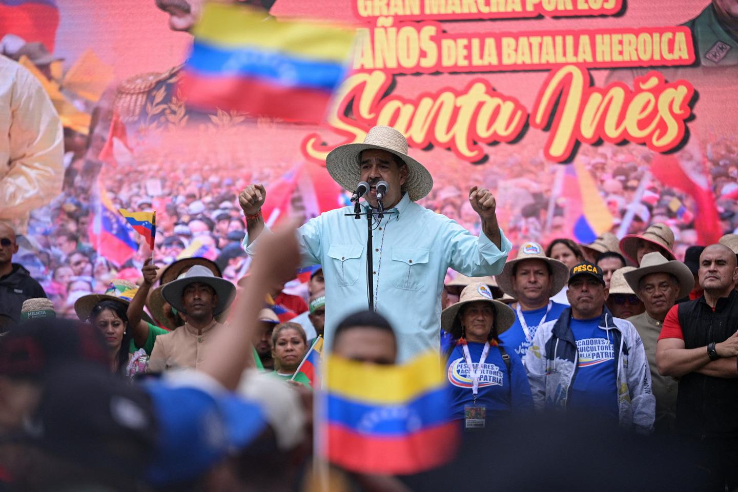 Venezuela : les Etats-Unis diffusent les images de la saisie d’un pétrolier, Nicolas Maduro appelle au calme en chanson