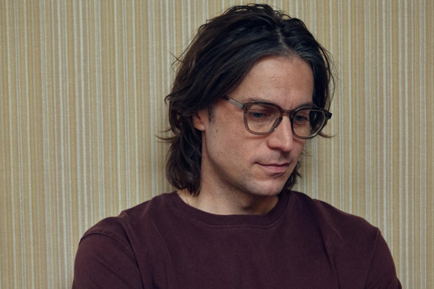 L’acteur Lucas Bravo se dépouille au gré des « Saisons », sur Arte.tv L’acteur Lucas Bravo se dépouille au gré des « Saisons », sur Arte.tv