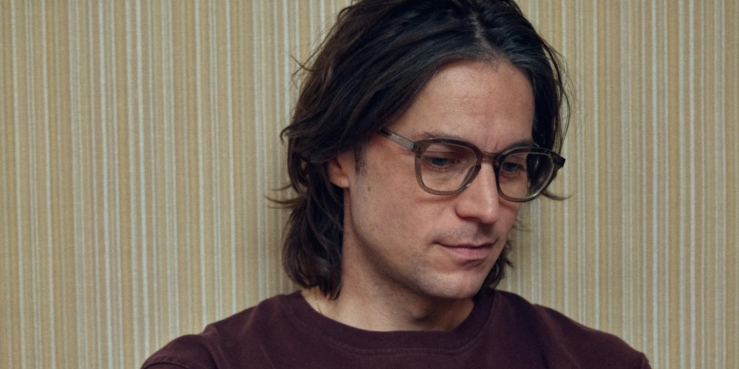 L’acteur Lucas Bravo se dépouille au gré des « Saisons », sur Arte.tv