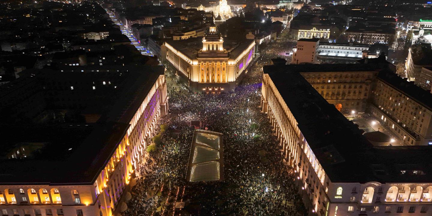 En Bulgarie, des dizaines de milliers de manifestants réclament le départ du gouvernement