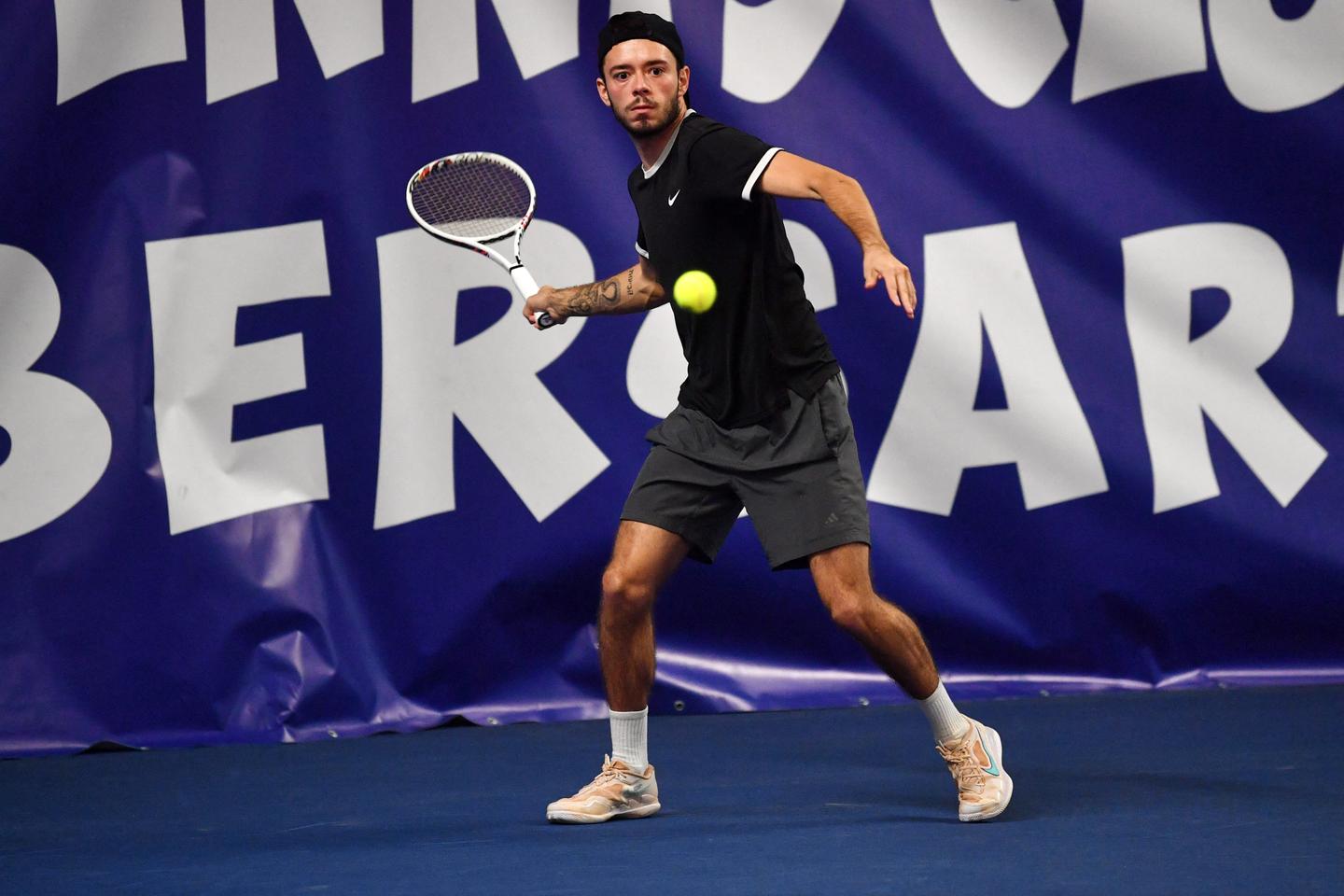 Le joueur de tennis Quentin Folliot, décrit comme une « figure centrale » d’un réseau de matchs truqués, a été suspendu pour vingt ans Le joueur de tennis Quentin Folliot, décrit comme une « figure centrale » d’un réseau de matchs truqués, a été suspendu pour vingt ans