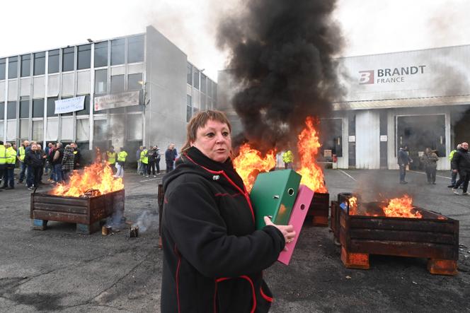 Devant l’usine Brandt, à Vendôme (Loir-et-Cher), le 11 décembre 2025.