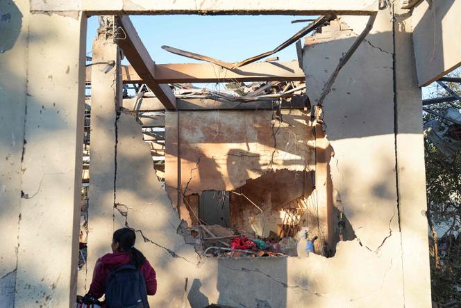 Un hôpital endommagé par une frappe aérienne meurtrière de la junte birmane, dans l’Etat Rakhine, le 11 décembre 2025.