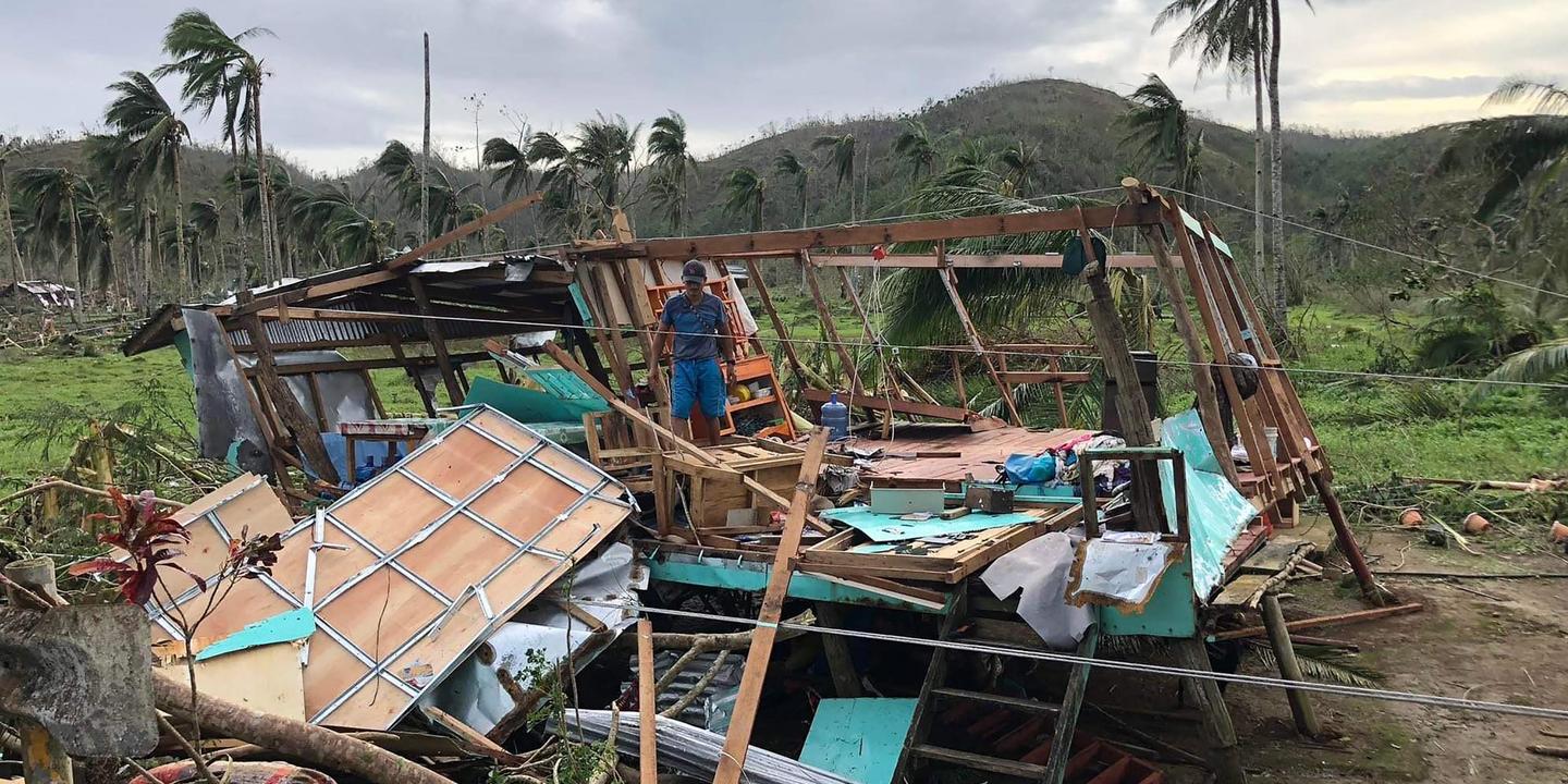 Shell poursuivi à Londres par des survivants du typhon Rai survenu en 2021 aux Philippines