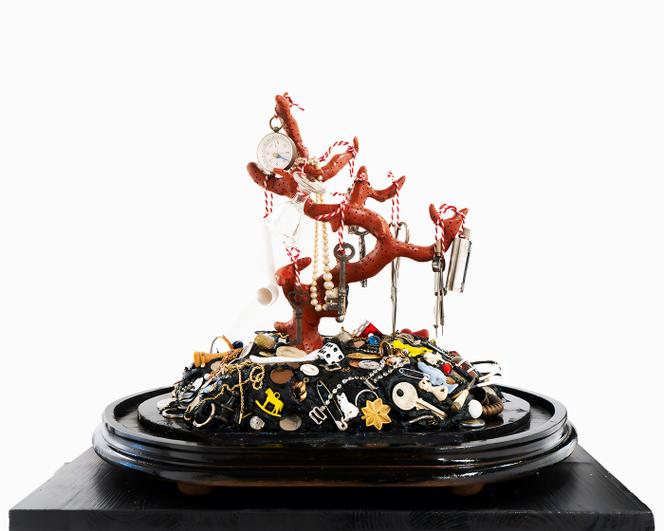 « Blood Coral with Tar » (2024), de Mark Dion.