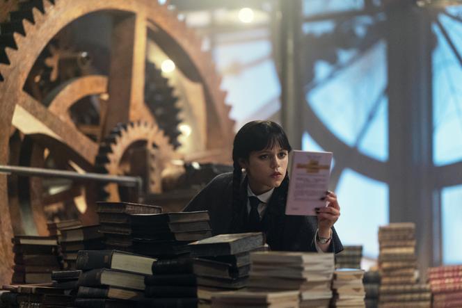 Jenna Ortega (Mercredi) dans la série « Mercredi », créée par Alfred Gough et Miles Millar.