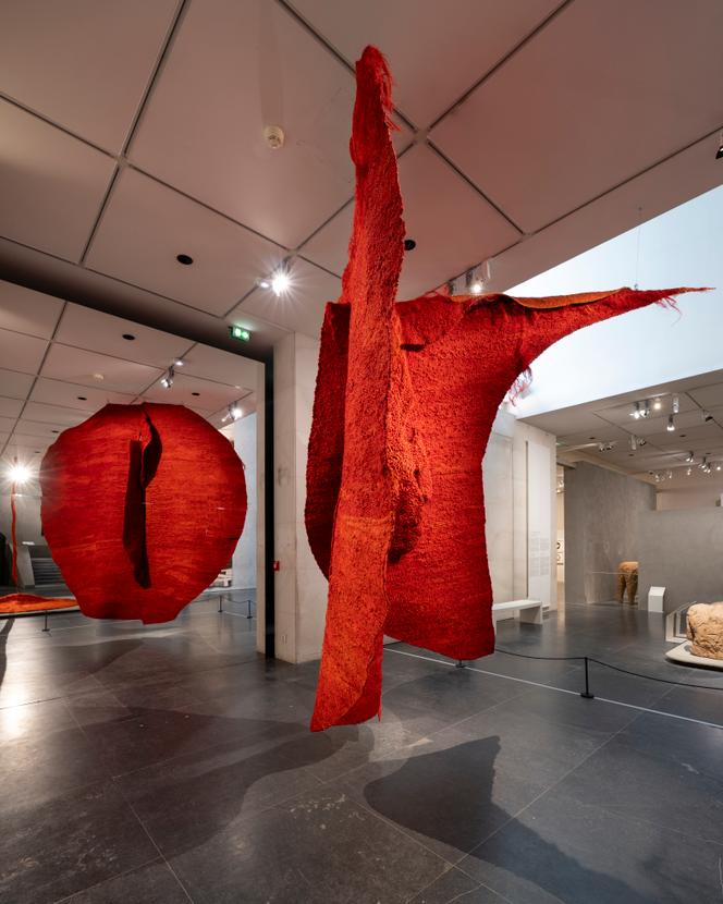 « Abakan rouge » (1969), de Magdalena Abakanowicz, au Musée Bourdelle, en novembre 2025.