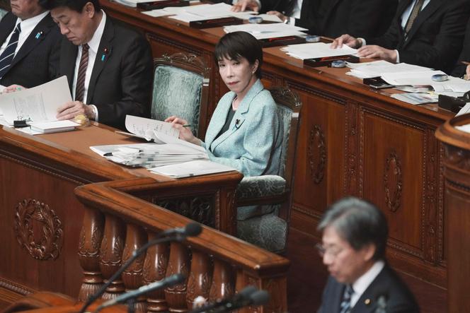 La première ministre japonais Sanae Takaichi lors d’une séance plénière de la Chambre des représentants à la Diète nationale à Tokyo, le 8 décembre 2025. 
