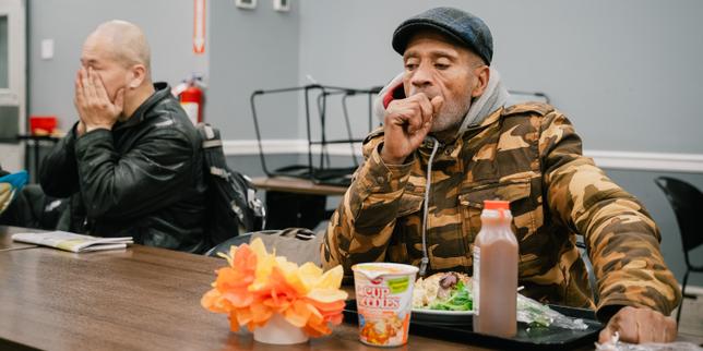 Inside one of New York's 'community kitchens', at the forefront of the cost-of-living crisis in the United States