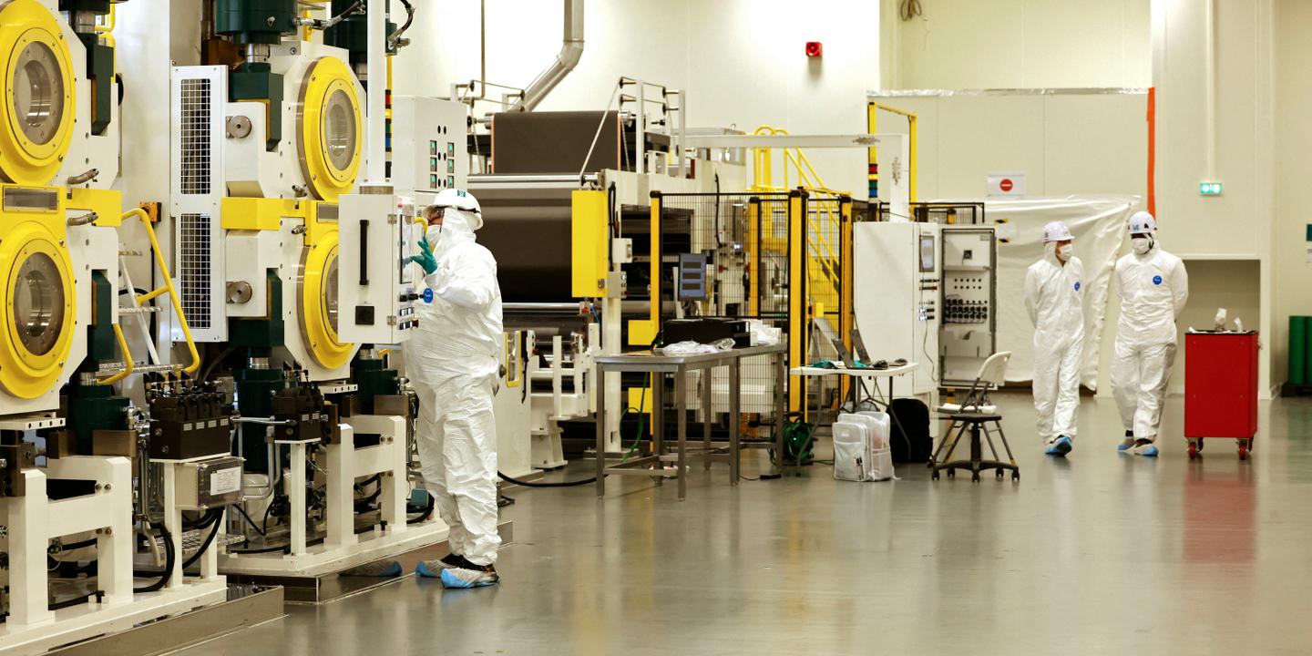 A Dunkerque, Verkor inaugure sa gigafactory de batteries électriques sur fond d’incertitude pour l’automobile européenne