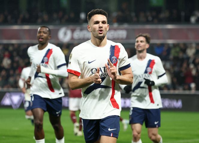 Gonçalo Ramos célèbre son but inscrit avec le PSG contre Metz au stade Saint-Symphorien, le 13&nbsp;décembre 2025.