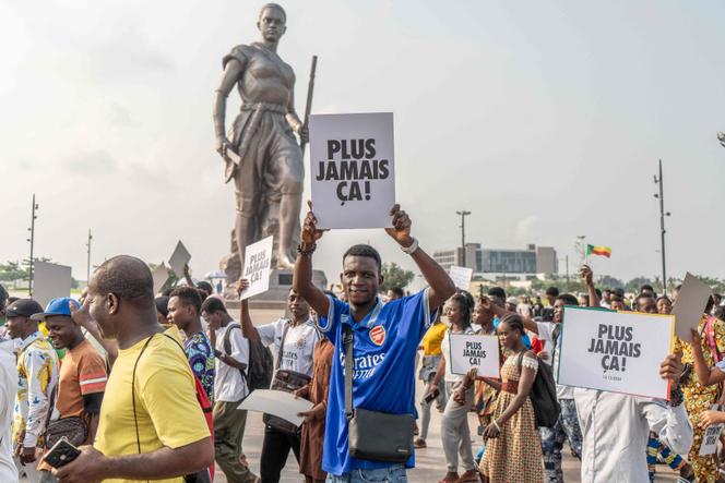 Un rassemblement de la jeunesse en soutien au président béninois Patrice Talon, sur l’esplanade des Amazones, à Cotonou, le 13 décembre 2025.