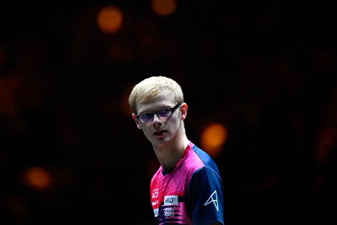Le Français Félix Lebrun face au Chinois Wang Chuqin lors de la finale du simple messieurs du tournoi China Smash Table Tennis 2025 à Pékin, le 5 octobre 2025.