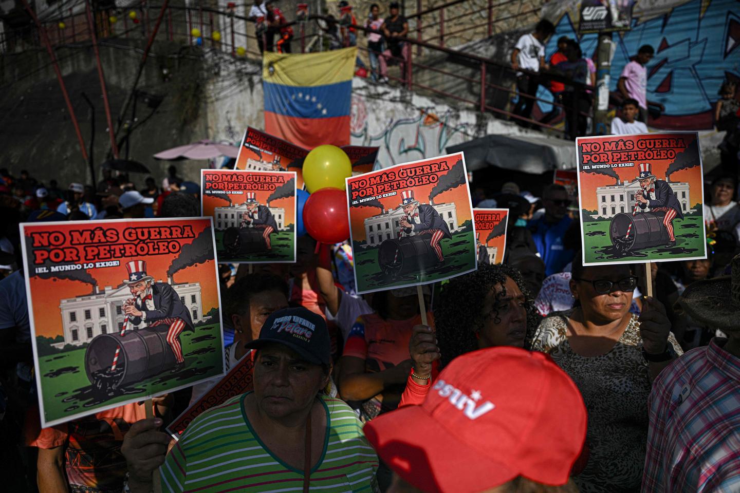 Venezuela : Donald Trump dit imposer un blocus complet sur les pétroliers autour du pays sud-américain Venezuela : Donald Trump dit imposer un blocus complet sur les pétroliers autour du pays sud-américain