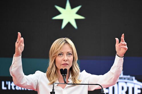 Giorgia Meloni assiste à la rencontre politique Atreju, le 14 décembre 2025 à Rome.