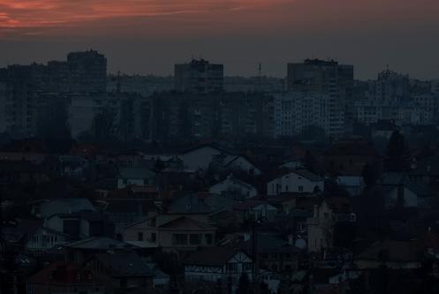 La ville d’Odessa (Ukraine) plongée dans l’obscurité, le 14 décembre 2025.
