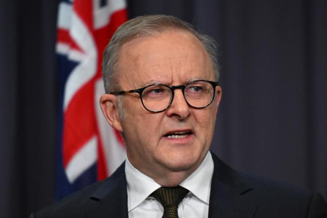 Le premier ministre australien, Anthony Albanese, pendant sa prise de parole après la fusillade de la plage de Bondi, à Sydney, en Australie, dimanche 14 décembre 2025.