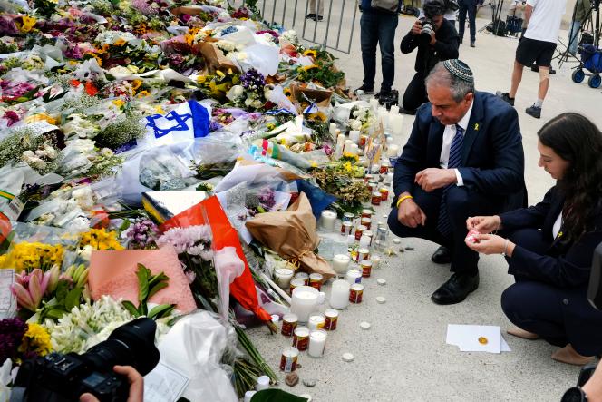 Israeli Ambassador to Australia Amir Maimon pays his respects at the Bondi Pavilion, Bondi Beach, on December 16, 2025, following Sunday's shooting in Sydney, Australia. 